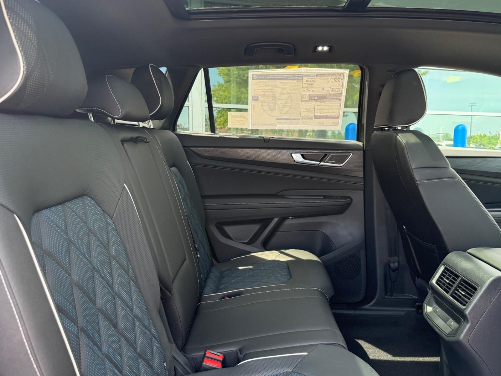 Volkswagen Atlas Cross Sport Vehicle Image 05