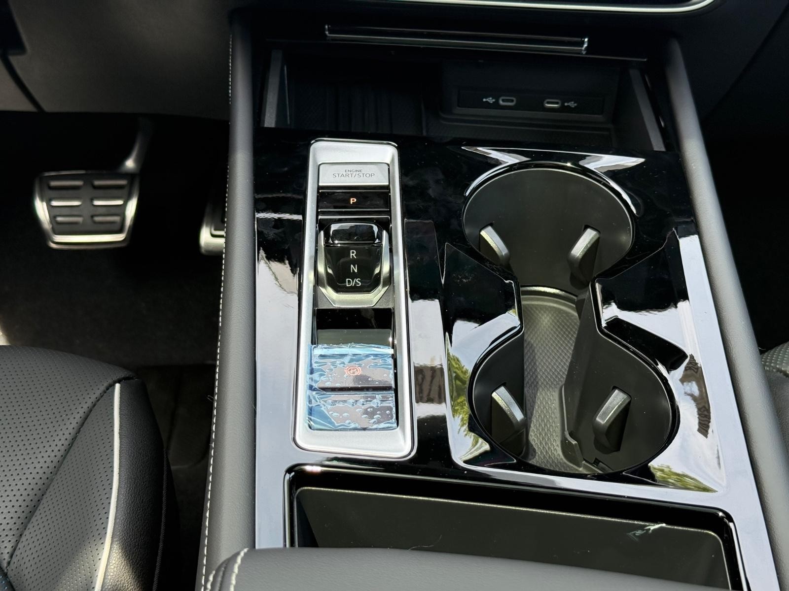 Volkswagen Atlas Cross Sport Vehicle Image 08