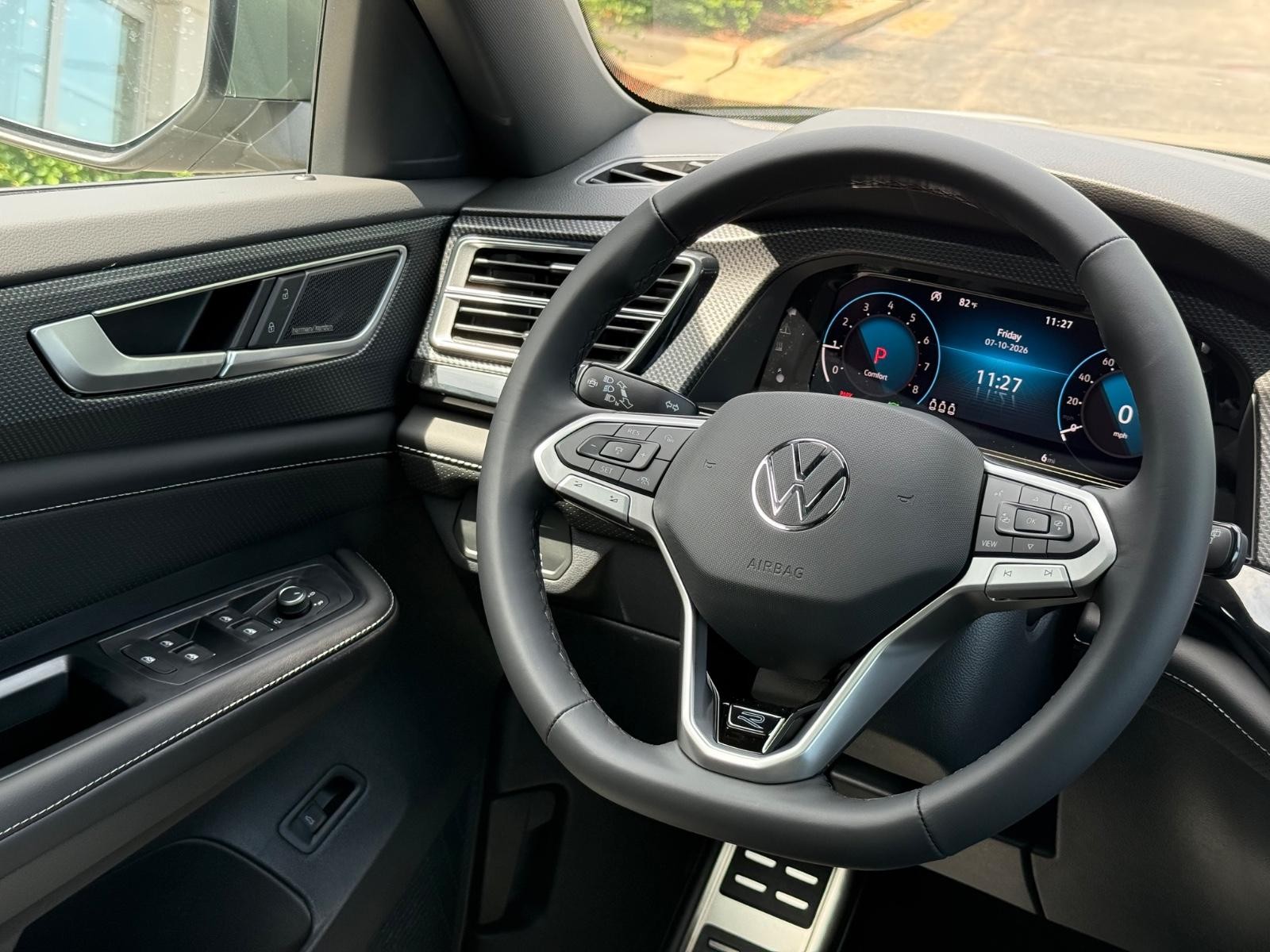 Volkswagen Atlas Cross Sport Vehicle Image 09
