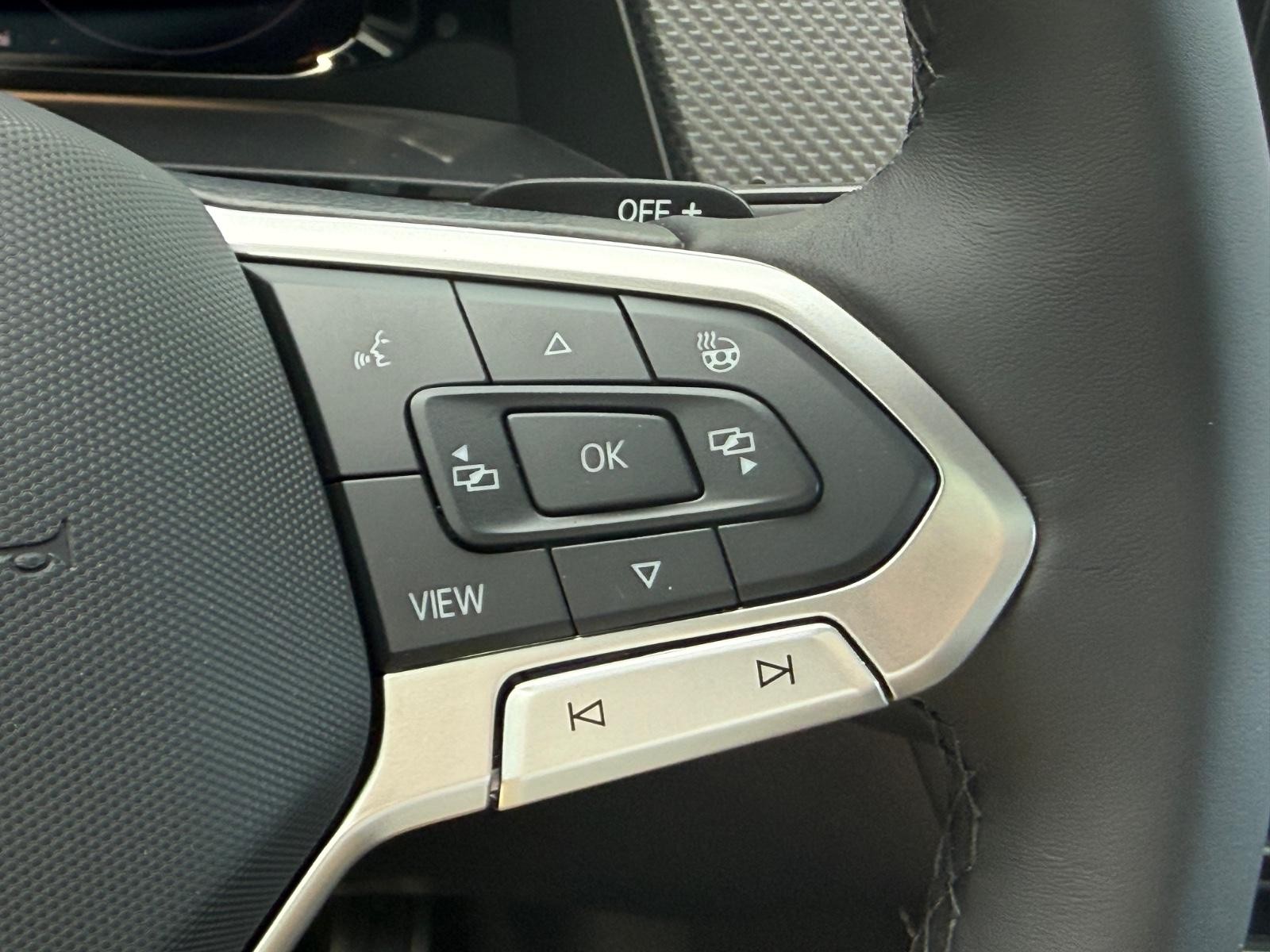 Volkswagen Atlas Cross Sport Vehicle Image 13