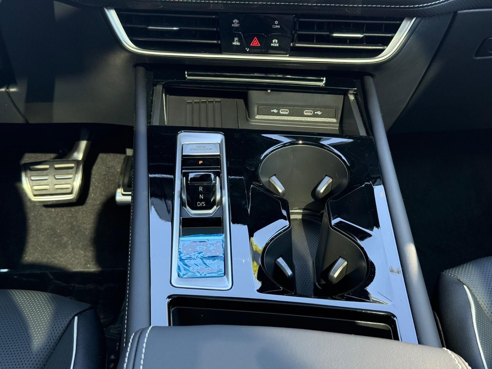 Volkswagen Atlas Vehicle Image 09
