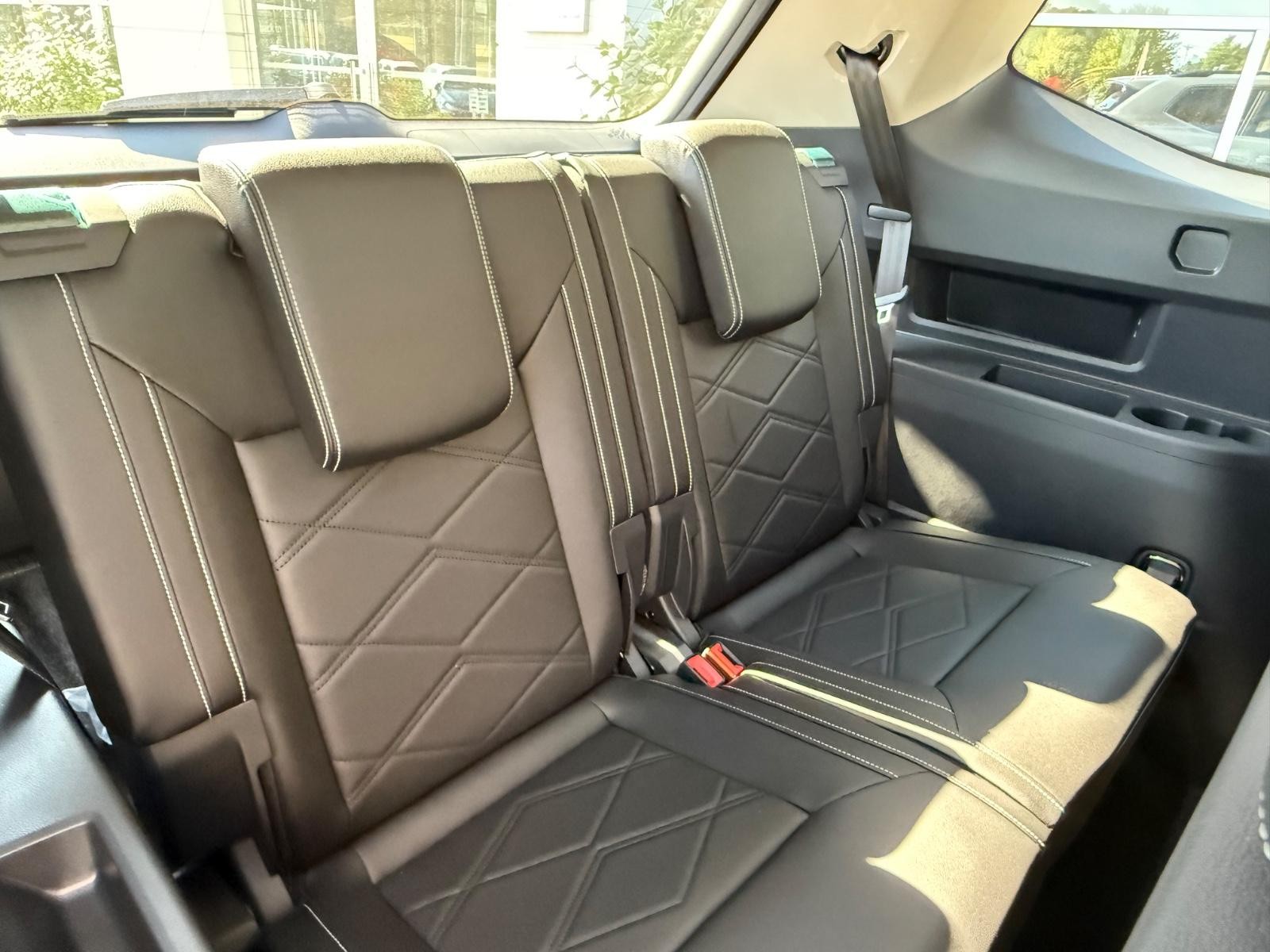 Volkswagen Atlas Vehicle Image 05