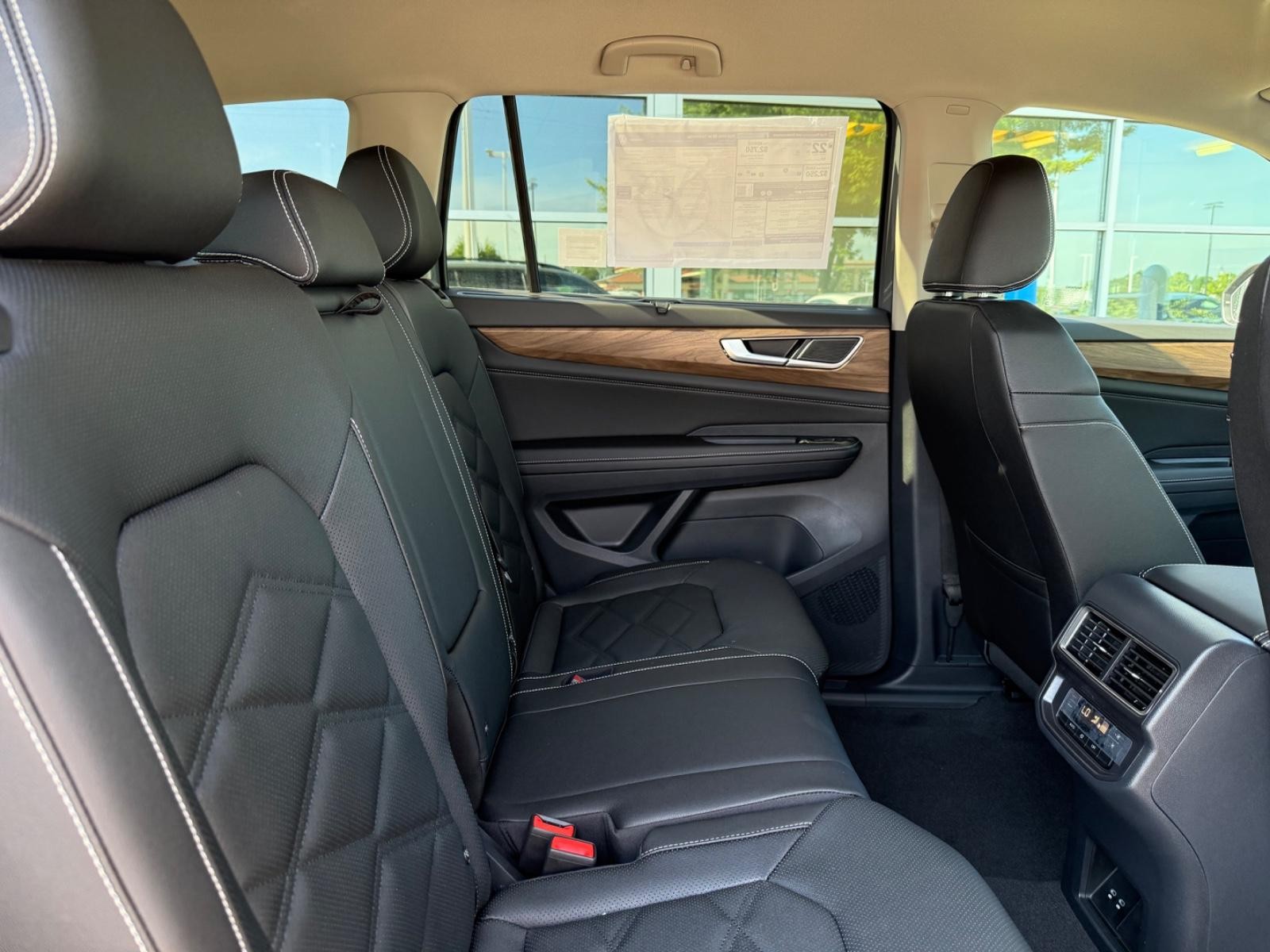 Volkswagen Atlas Vehicle Image 06