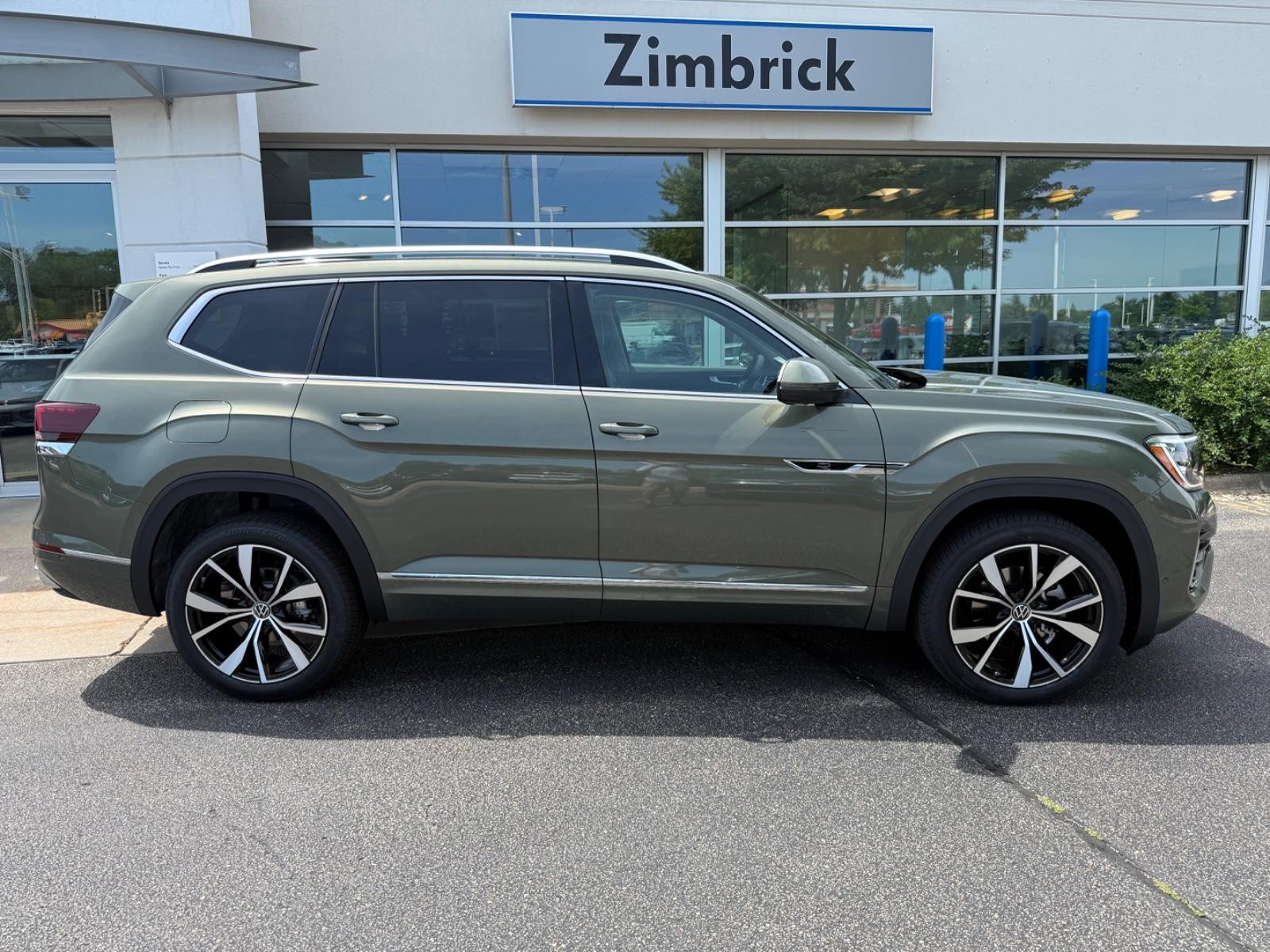 Volkswagen Atlas Vehicle Image 02