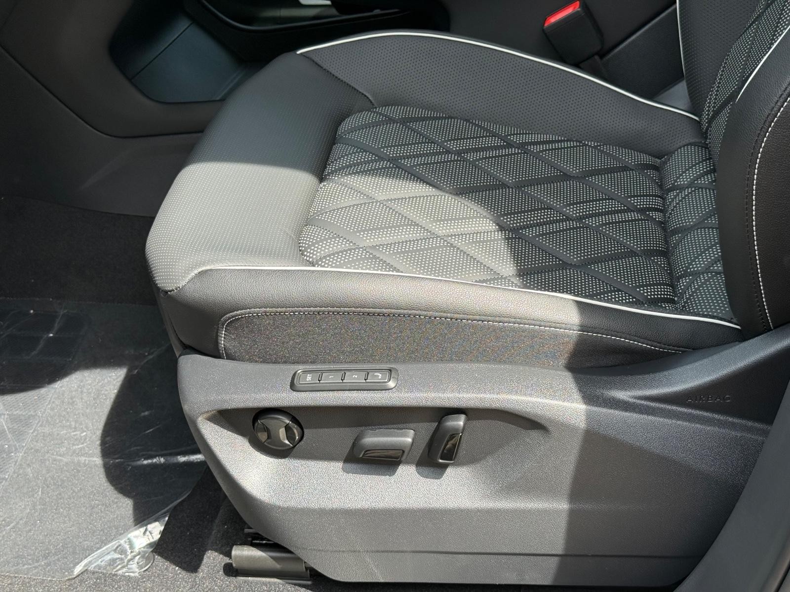 Volkswagen Atlas Vehicle Image 17