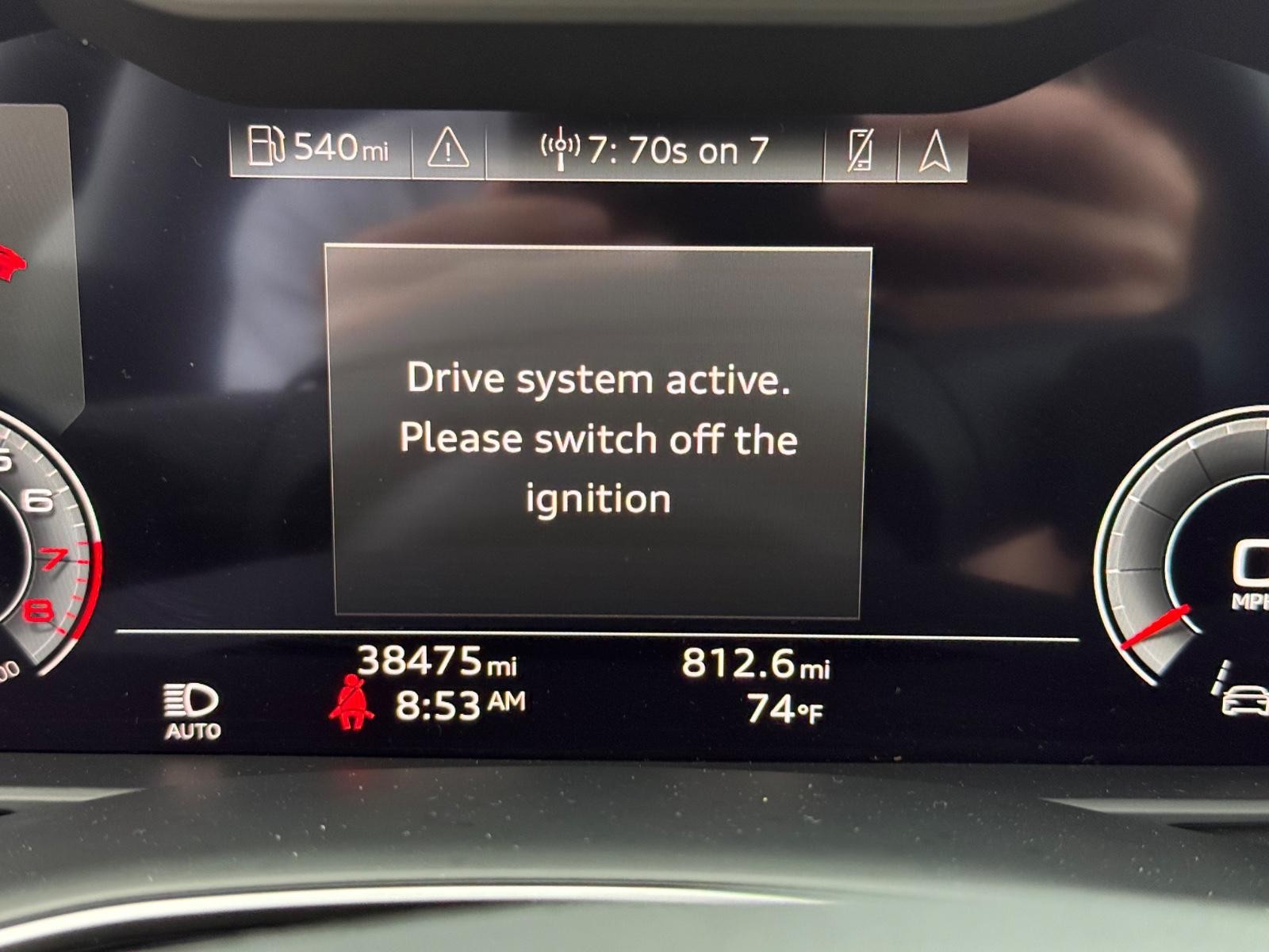 Audi Q7 Vehicle Full-screen Gallery Image 19