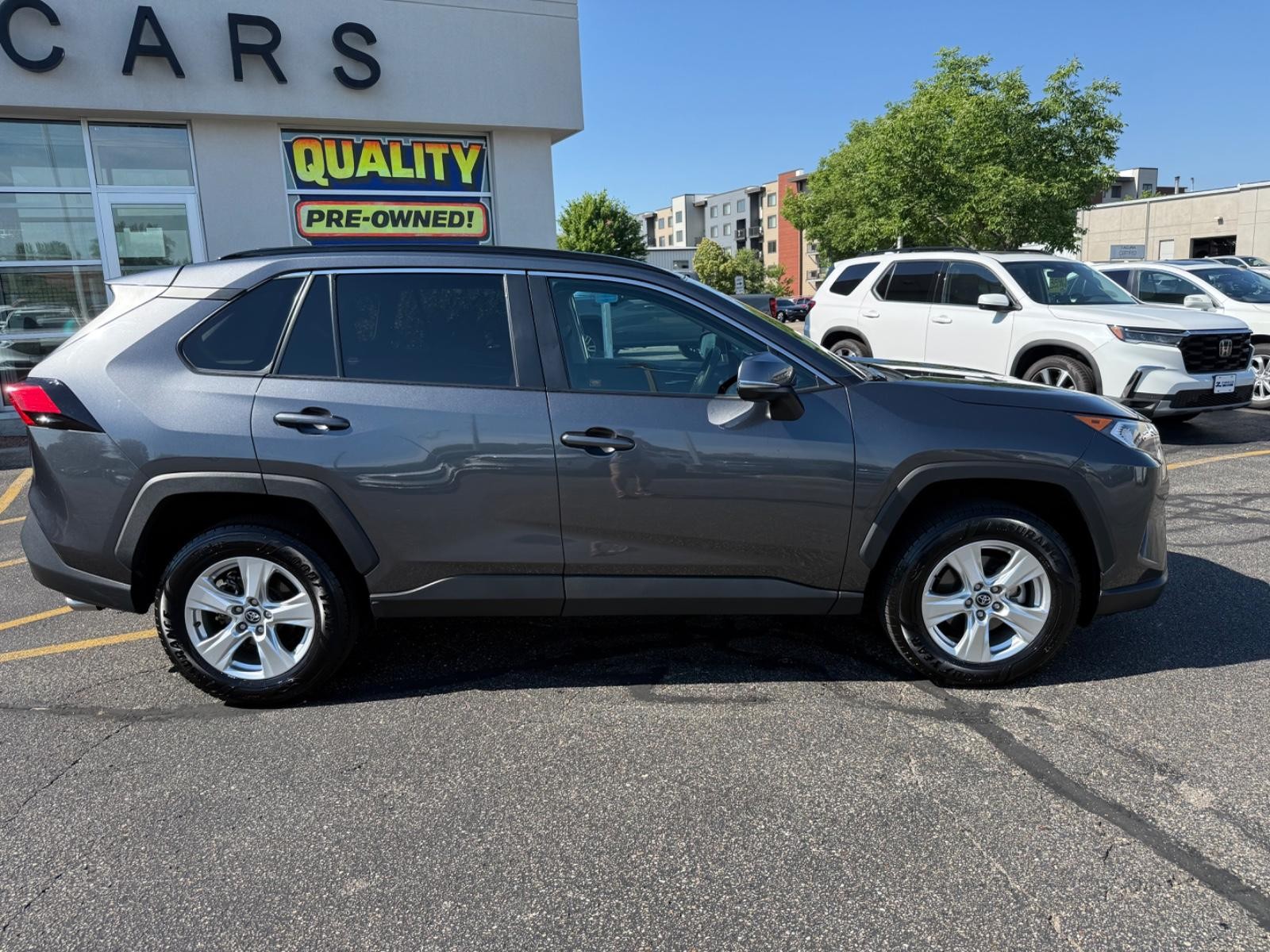 Toyota RAV4 Vehicle Image 02