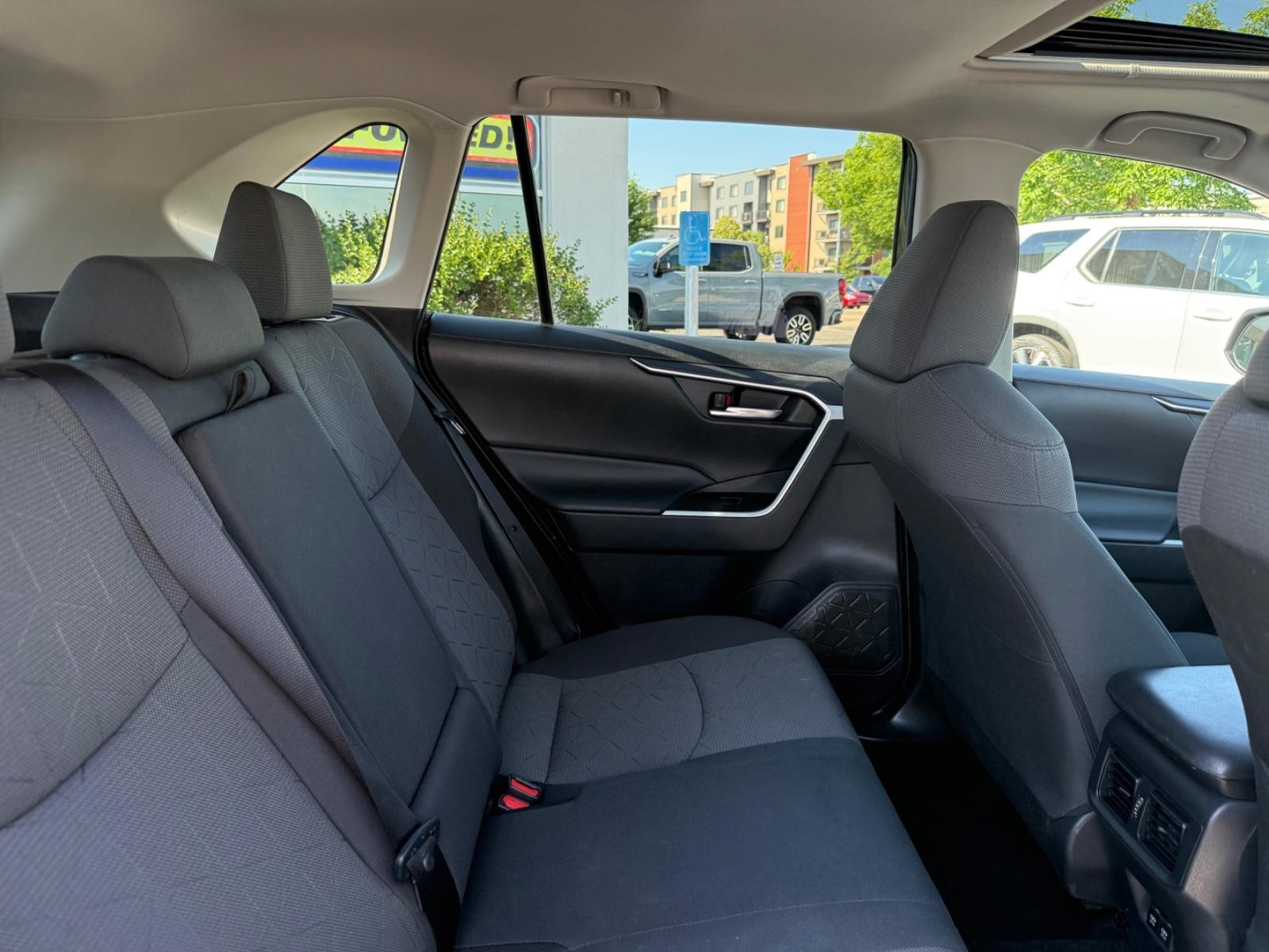 Toyota RAV4 Vehicle Image 10