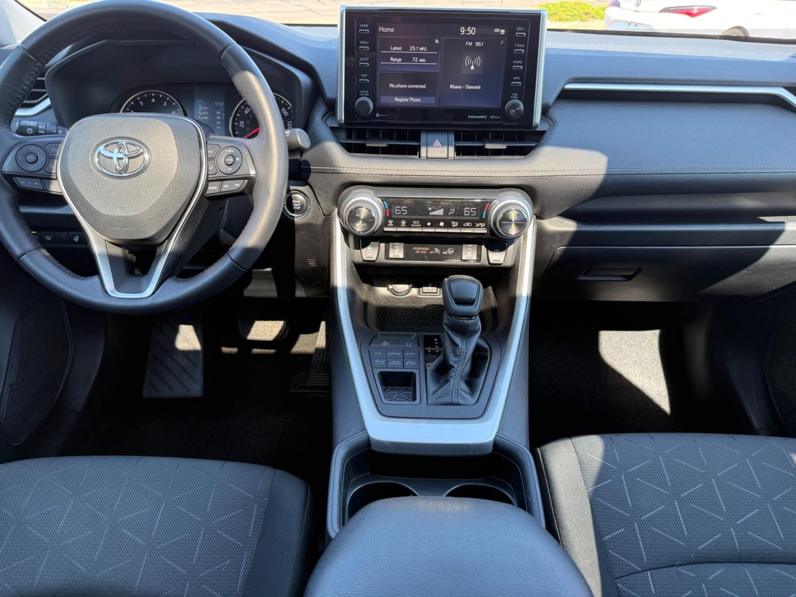Toyota RAV4 Vehicle Image 11