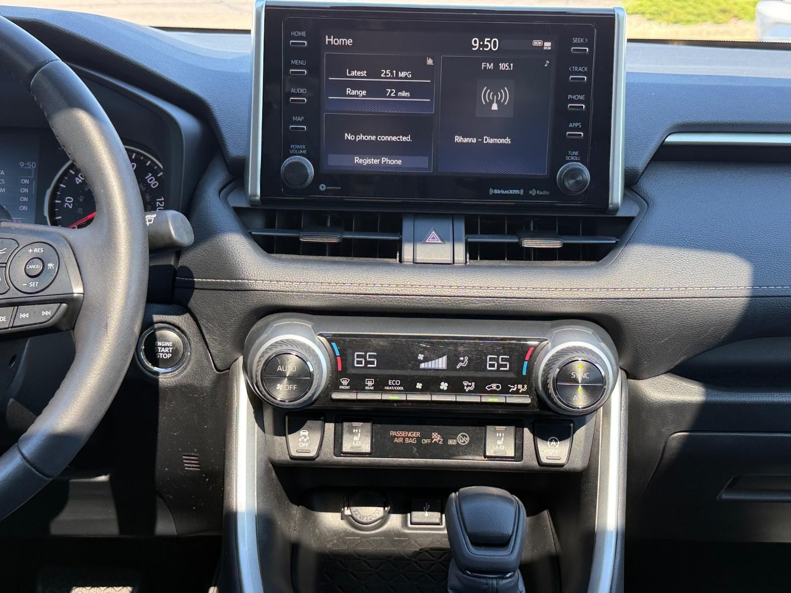 Toyota RAV4 Vehicle Image 12
