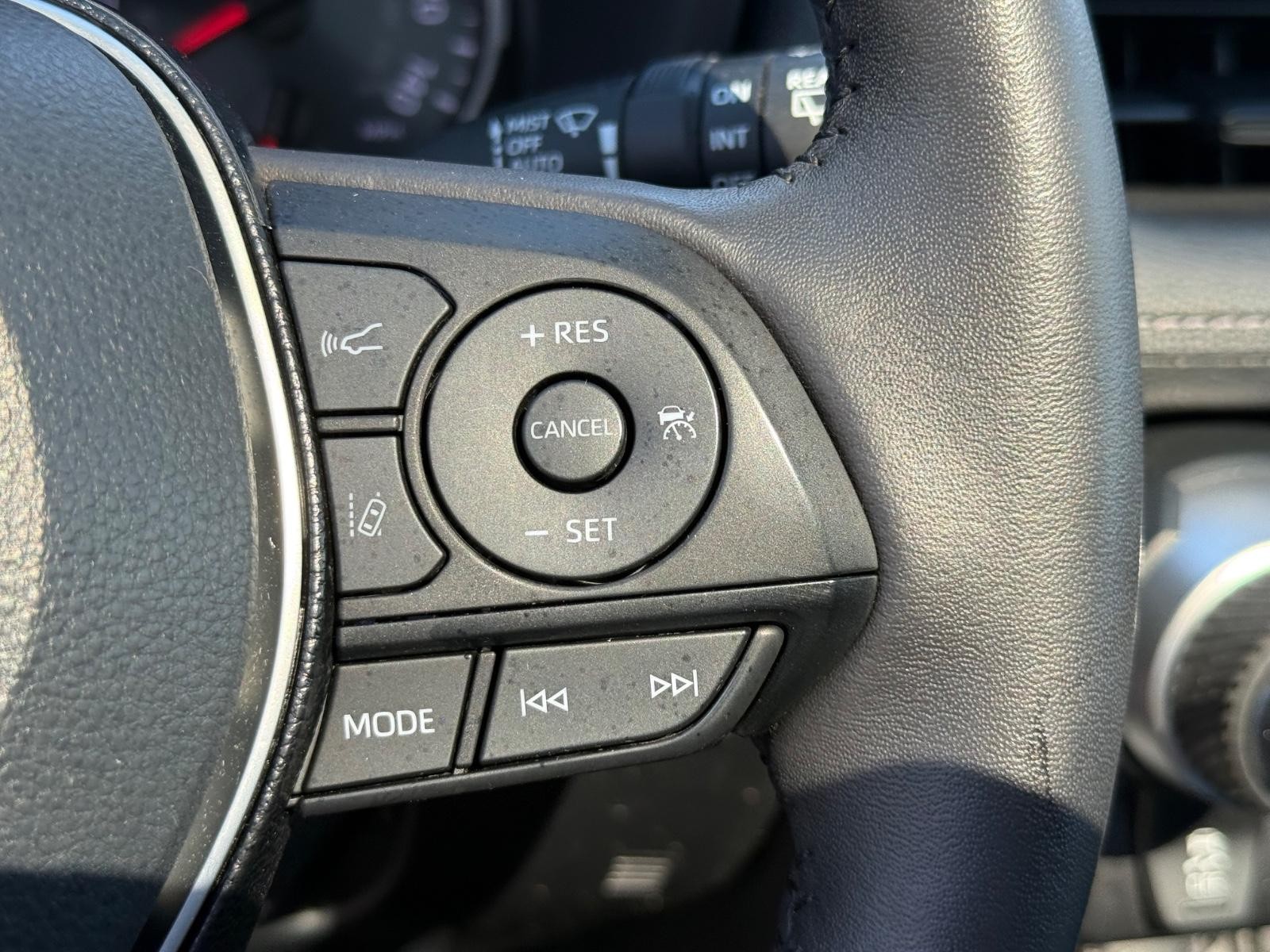 Toyota RAV4 Vehicle Image 18