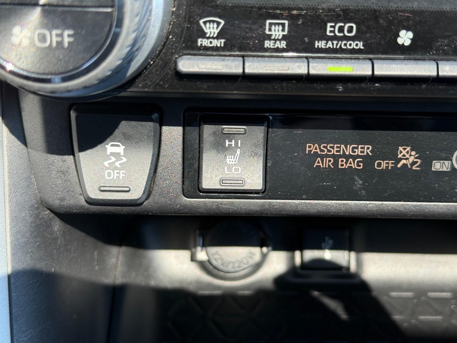 Toyota RAV4 Vehicle Image 21