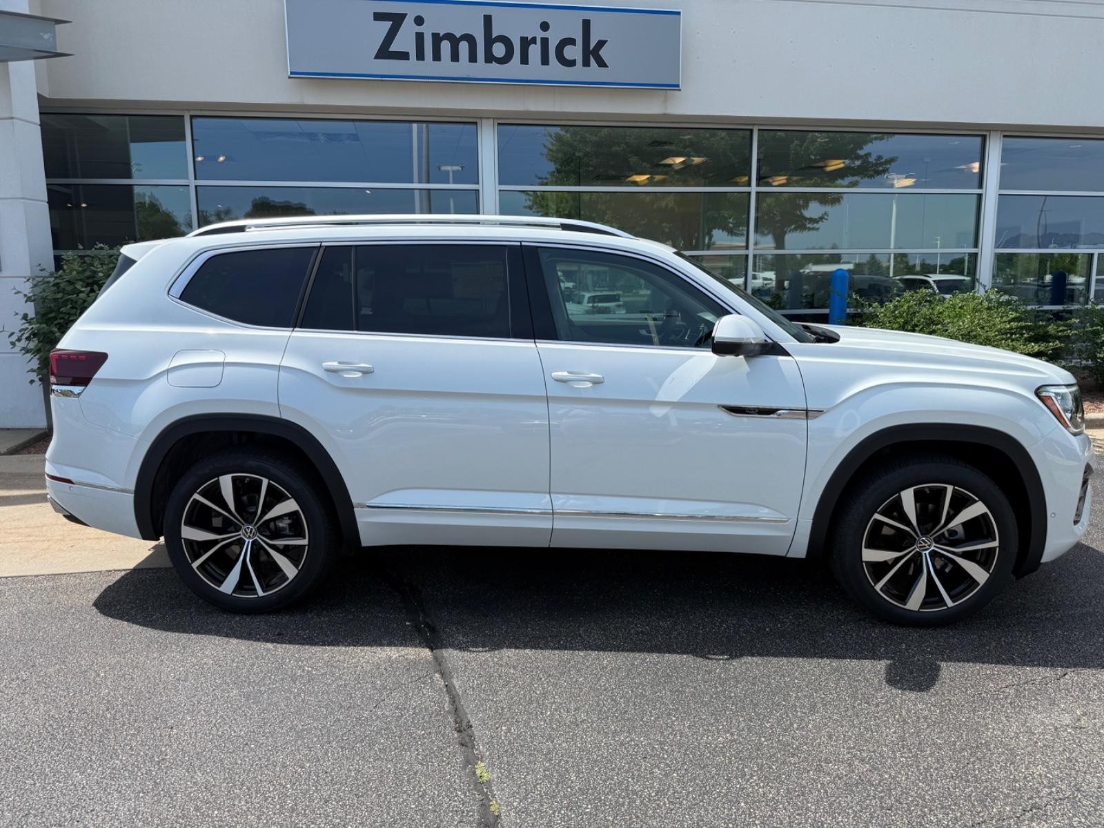 Volkswagen Atlas Vehicle Image 02