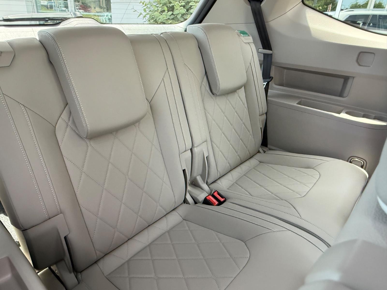 Volkswagen Atlas Vehicle Image 05