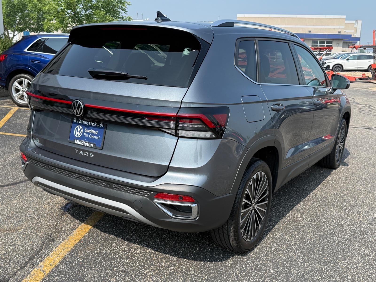 Volkswagen Taos Vehicle Image 03