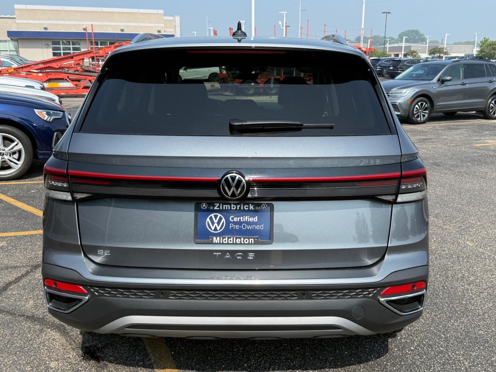 Volkswagen Taos Vehicle Image 04