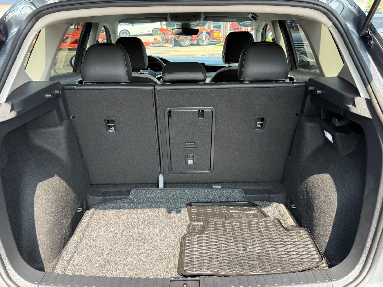 Volkswagen Taos Vehicle Image 05