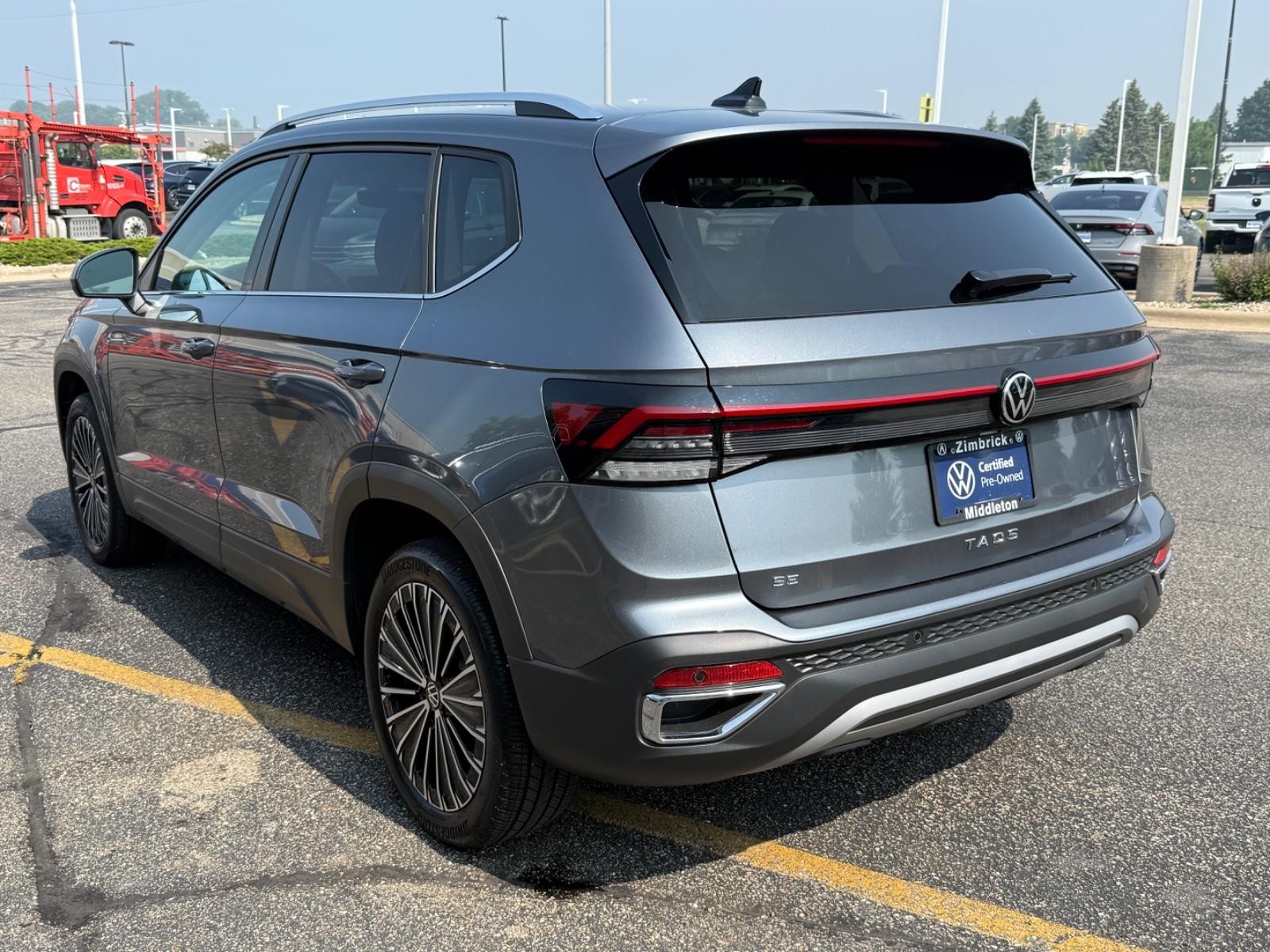 Volkswagen Taos Vehicle Image 06