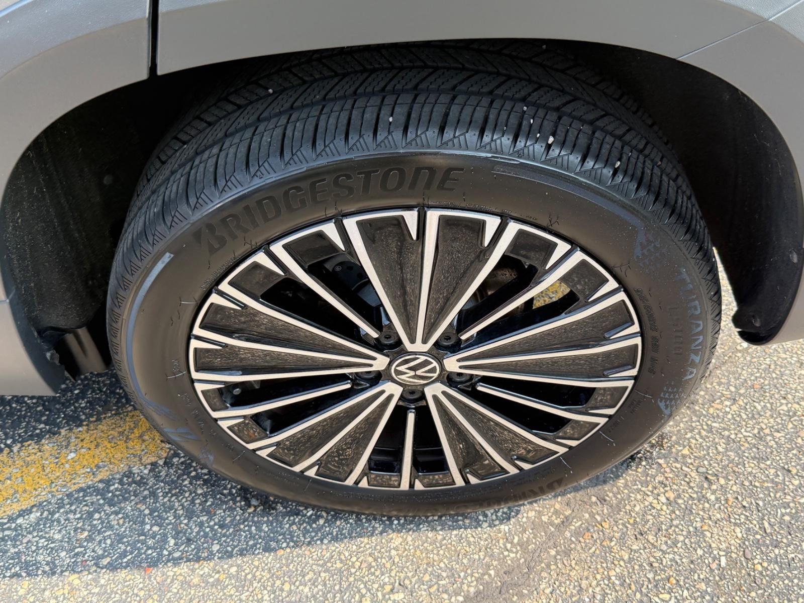 Volkswagen Taos Vehicle Image 07