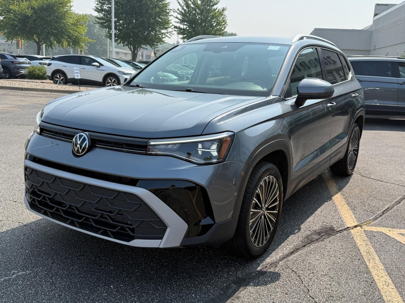 Volkswagen Taos Vehicle Image 08