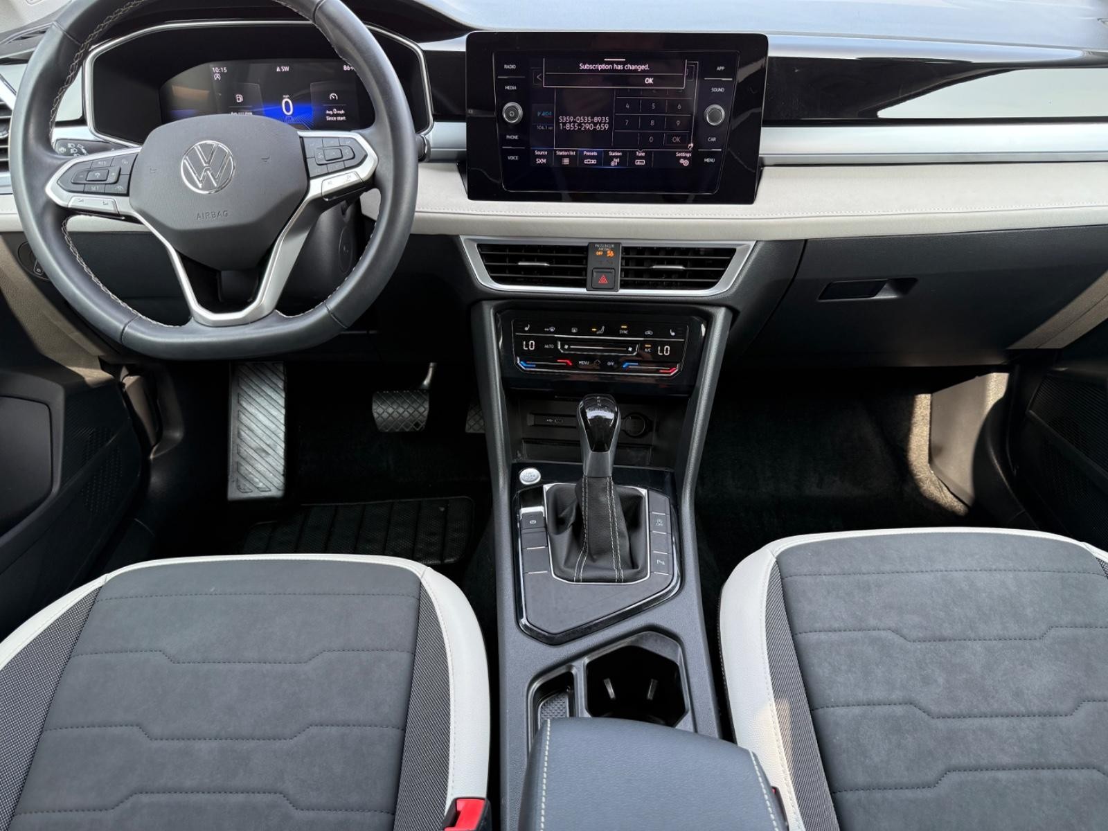 Volkswagen Taos Vehicle Image 11