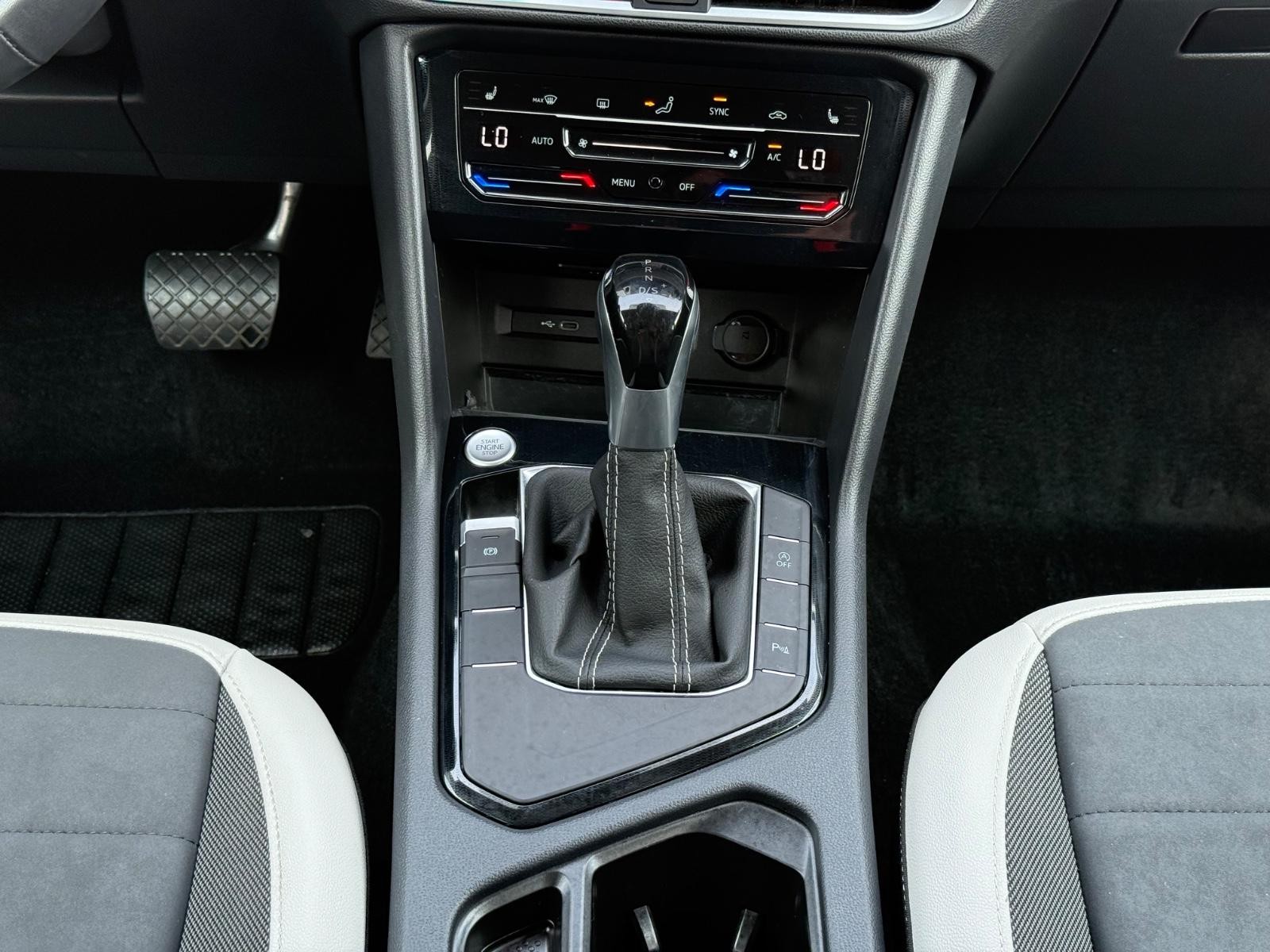 Volkswagen Taos Vehicle Image 13
