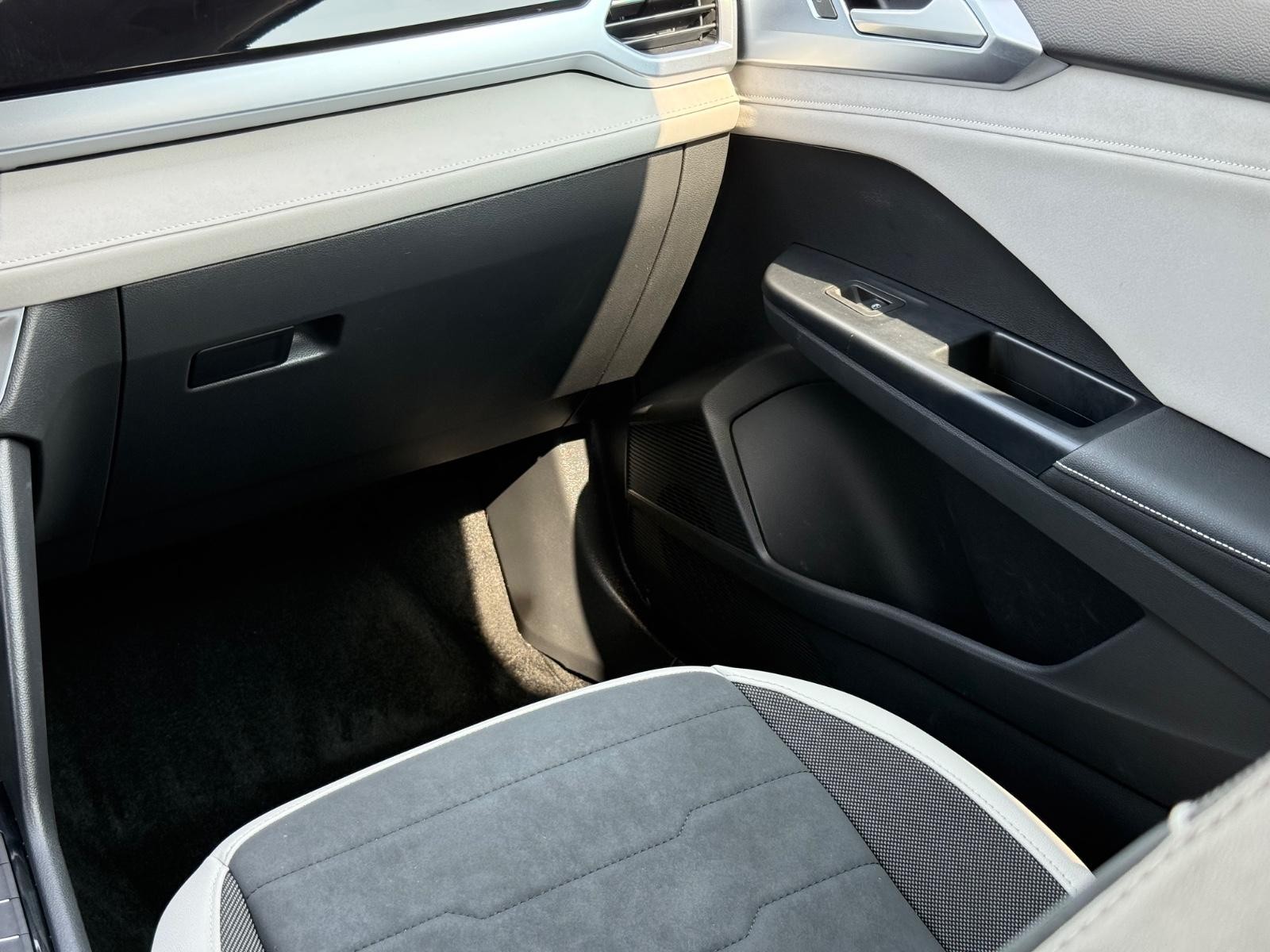 Volkswagen Taos Vehicle Image 15