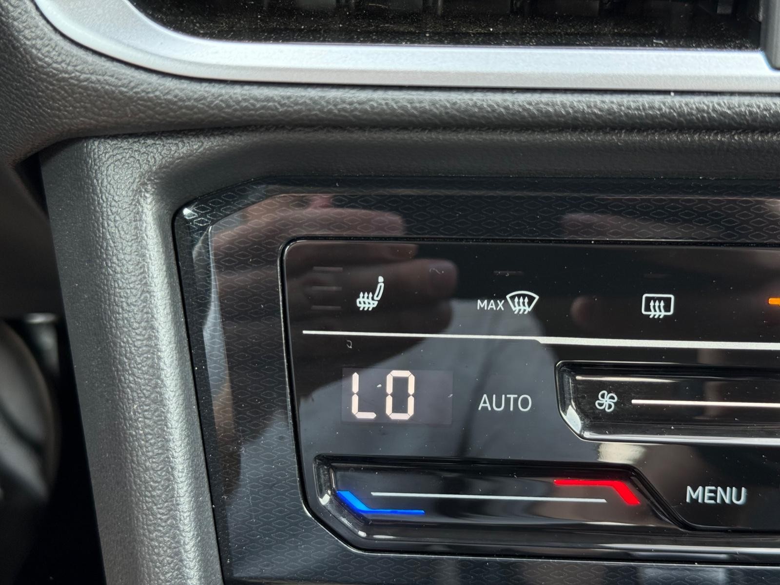 Volkswagen Taos Vehicle Image 20