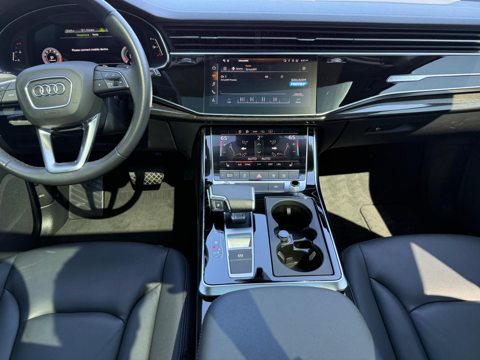 Audi Q7 Vehicle Full-screen Gallery Image 11
