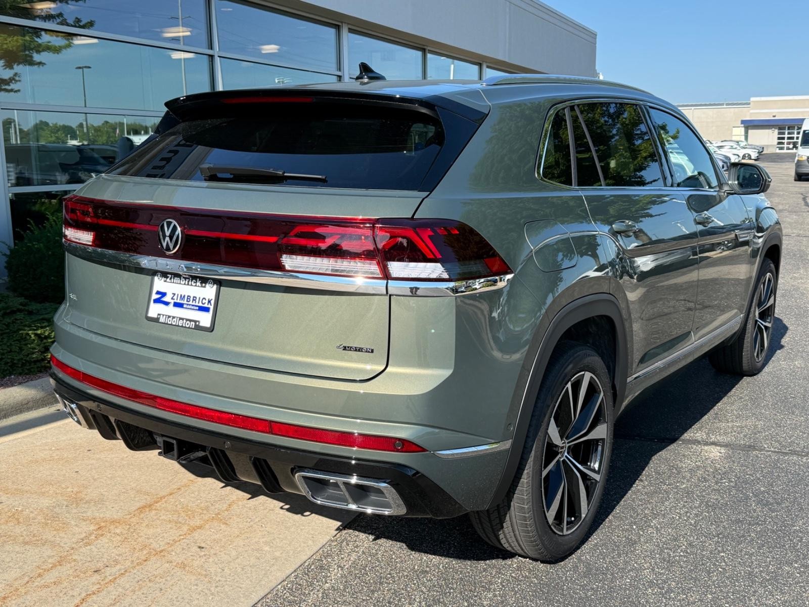 Volkswagen Atlas Cross Sport Vehicle Image 03