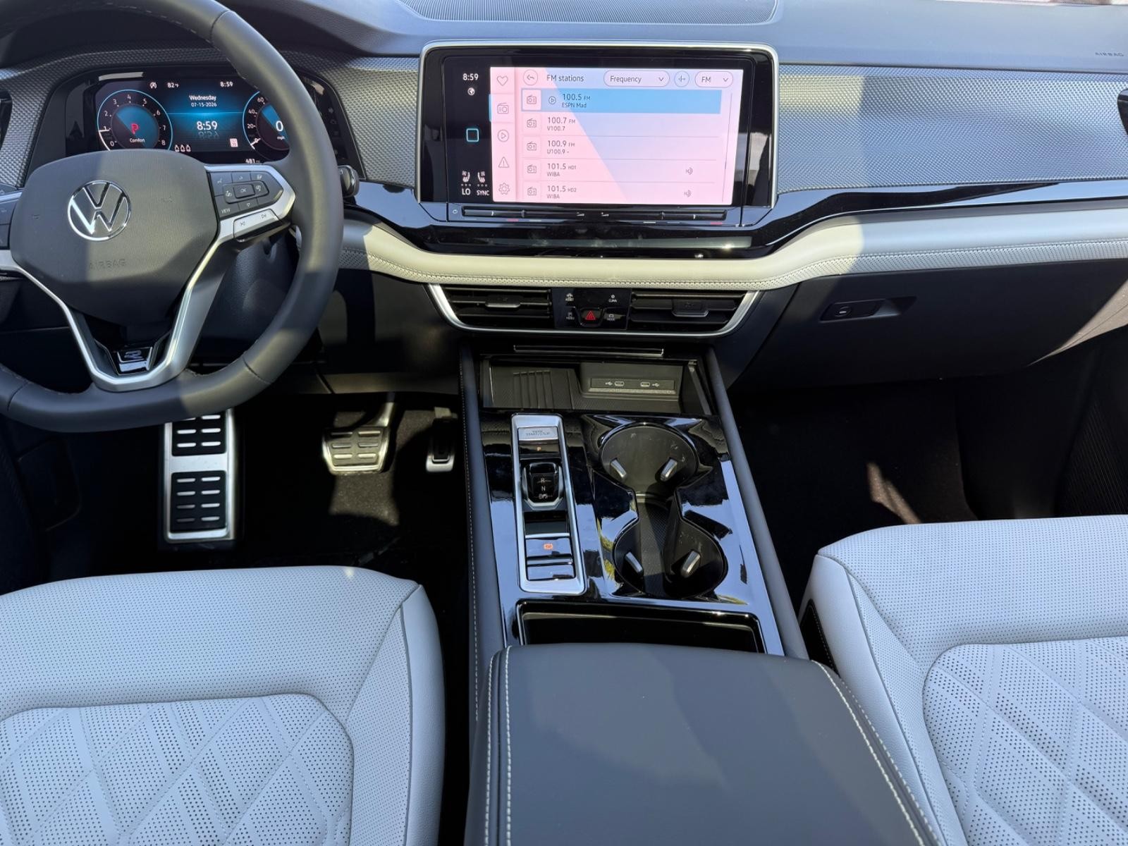 Volkswagen Atlas Cross Sport Vehicle Image 06