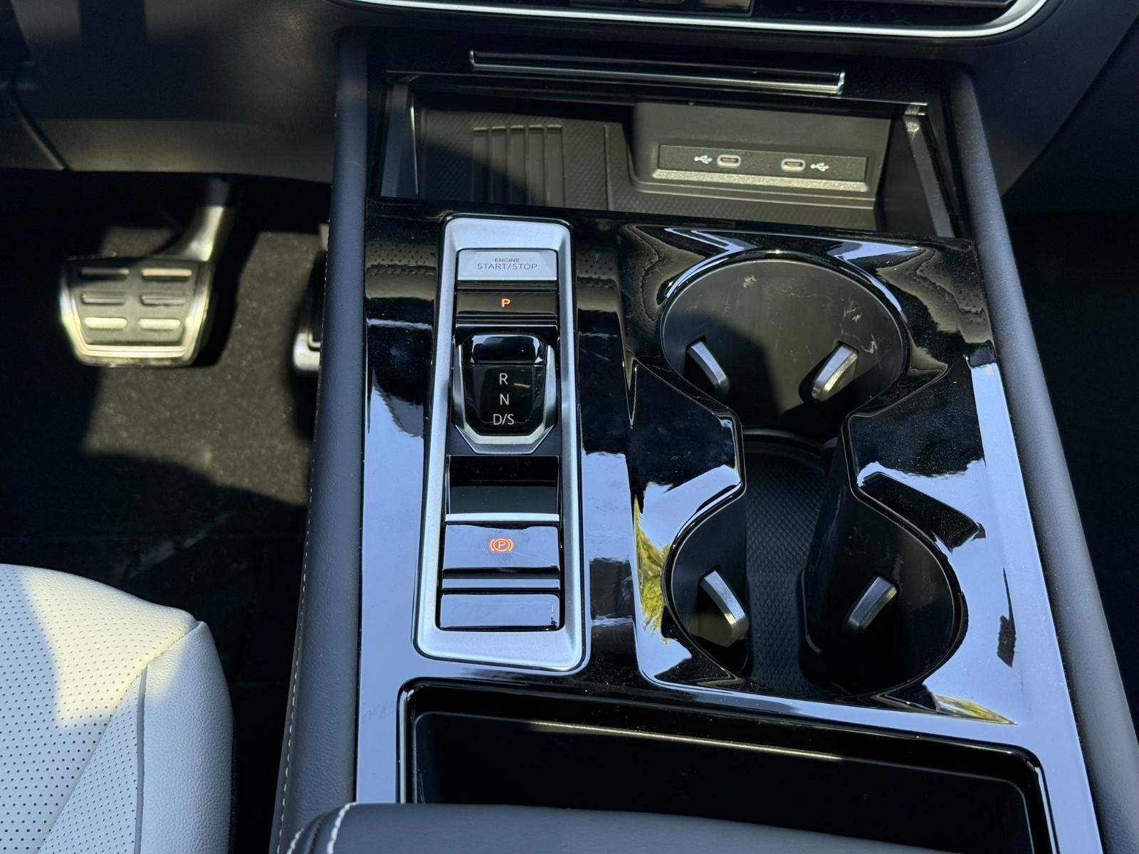 Volkswagen Atlas Cross Sport Vehicle Image 08