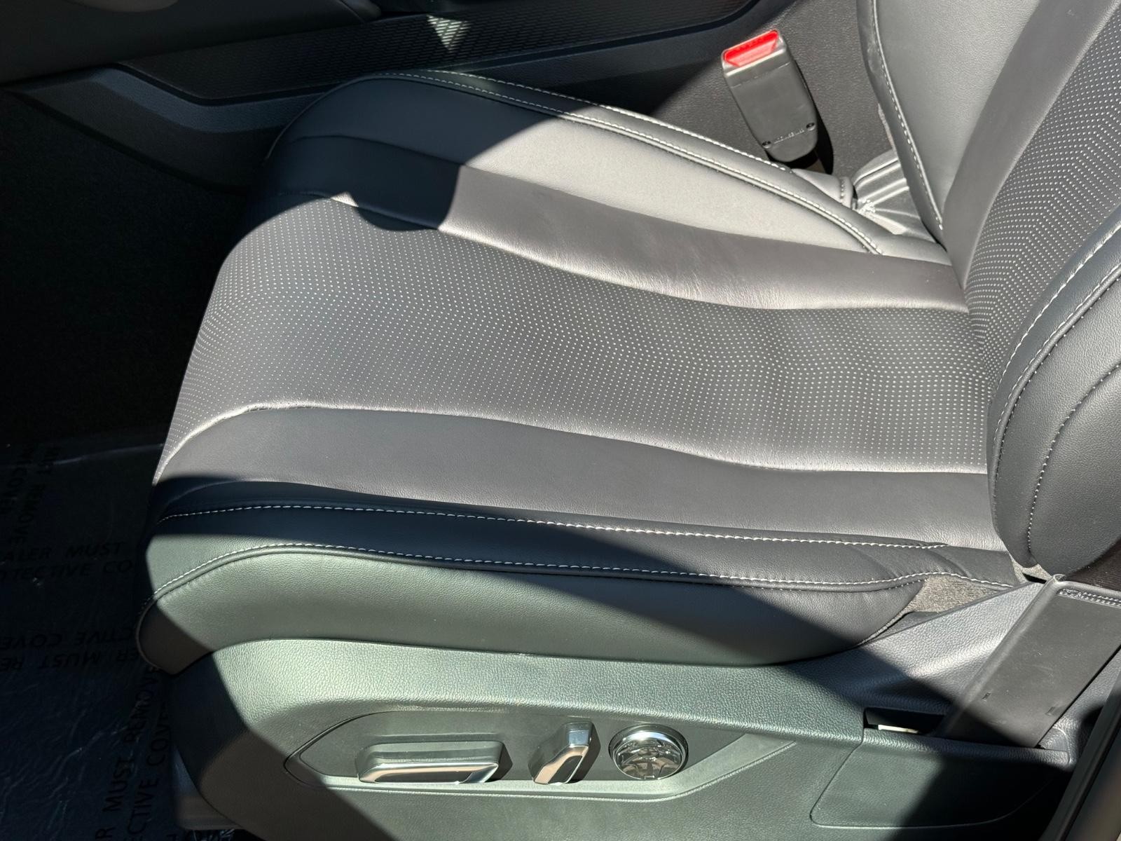 Acura MDX Vehicle Image 17