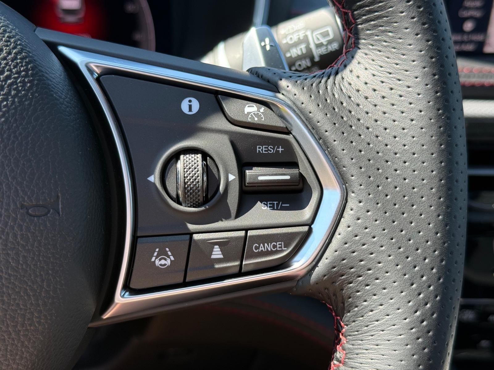 Acura MDX Vehicle Image 12