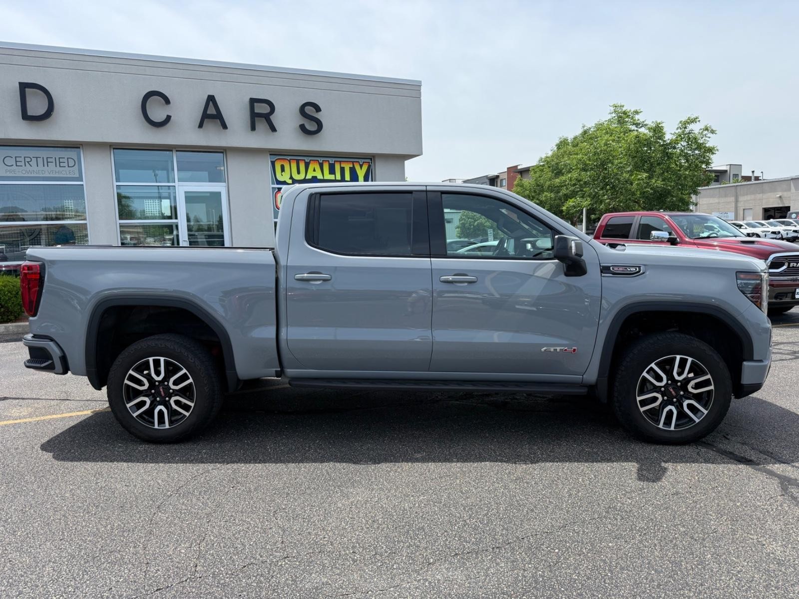 GMC Sierra 1500 Vehicle Image 02