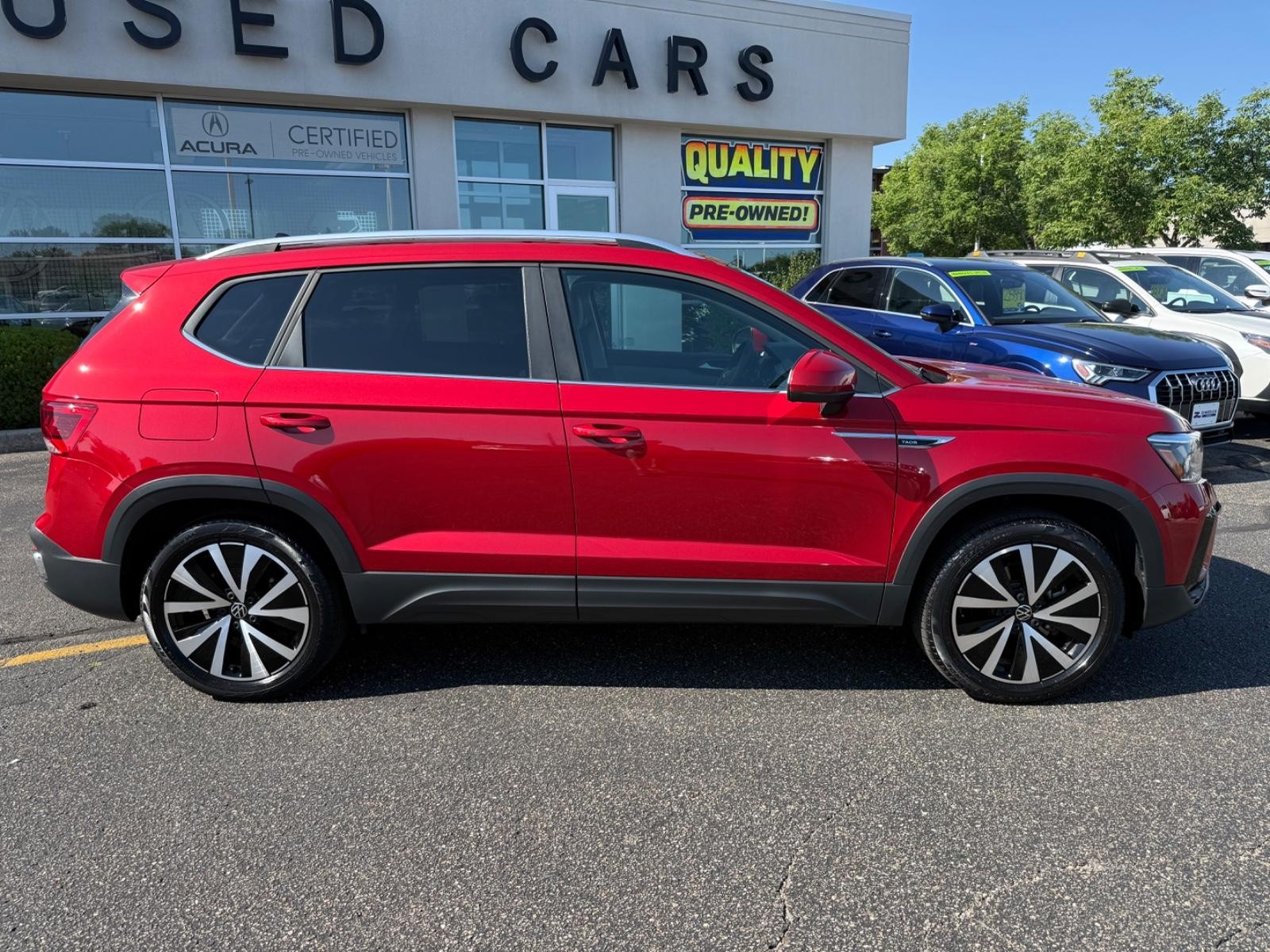 Volkswagen Taos Vehicle Image 02