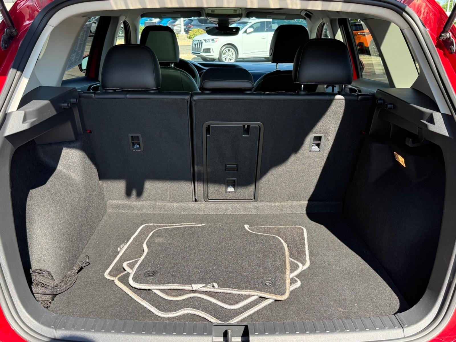 Volkswagen Taos Vehicle Image 05