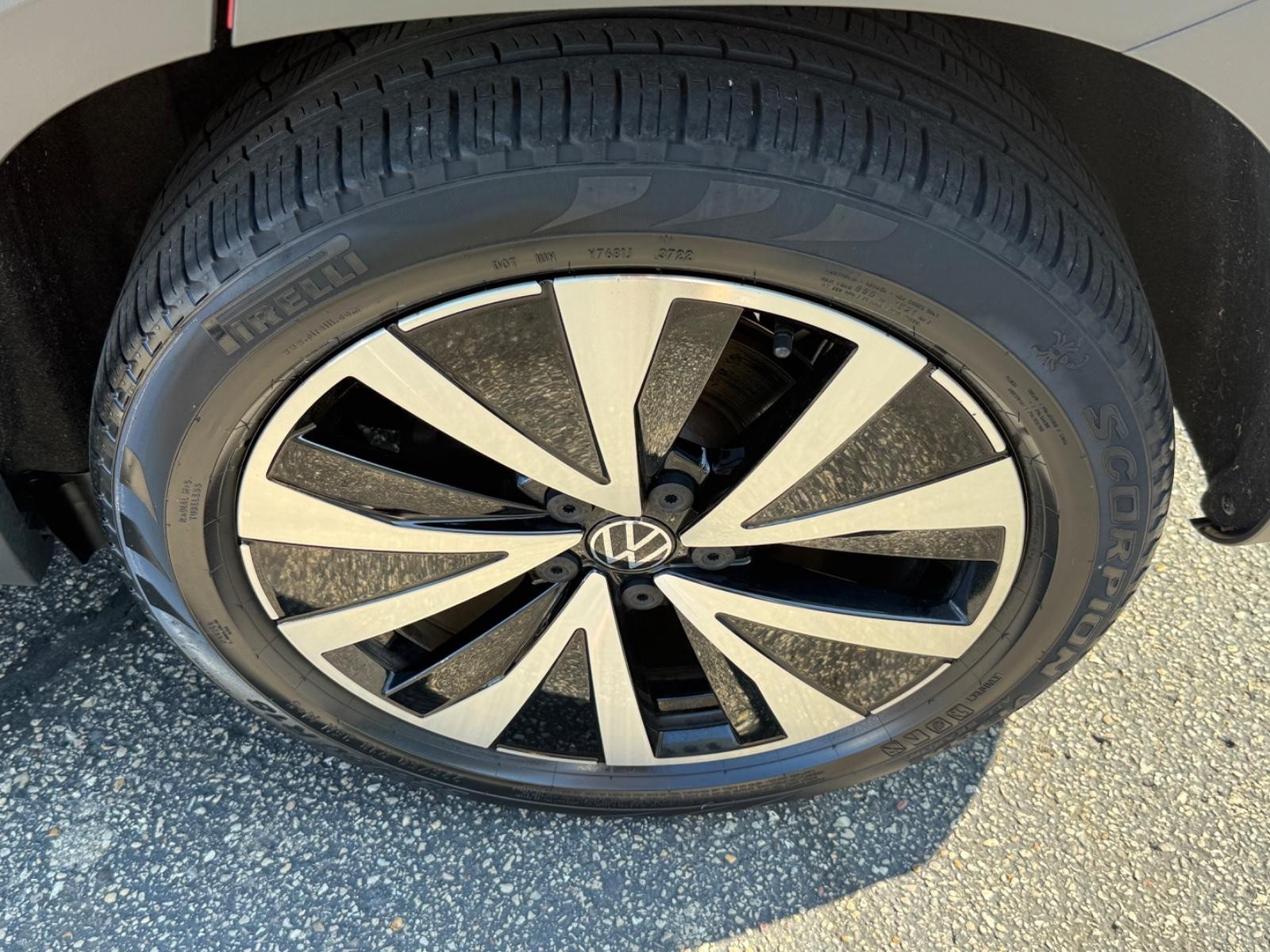 Volkswagen Taos Vehicle Image 07
