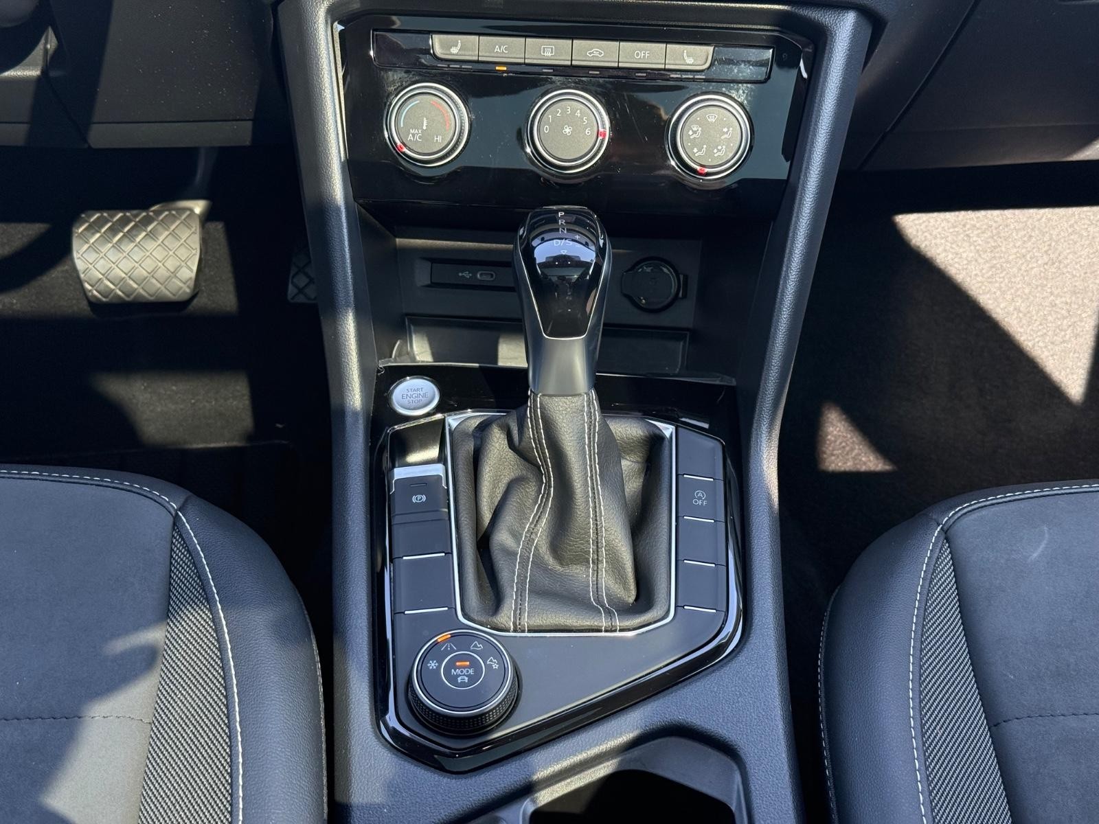 Volkswagen Taos Vehicle Image 13