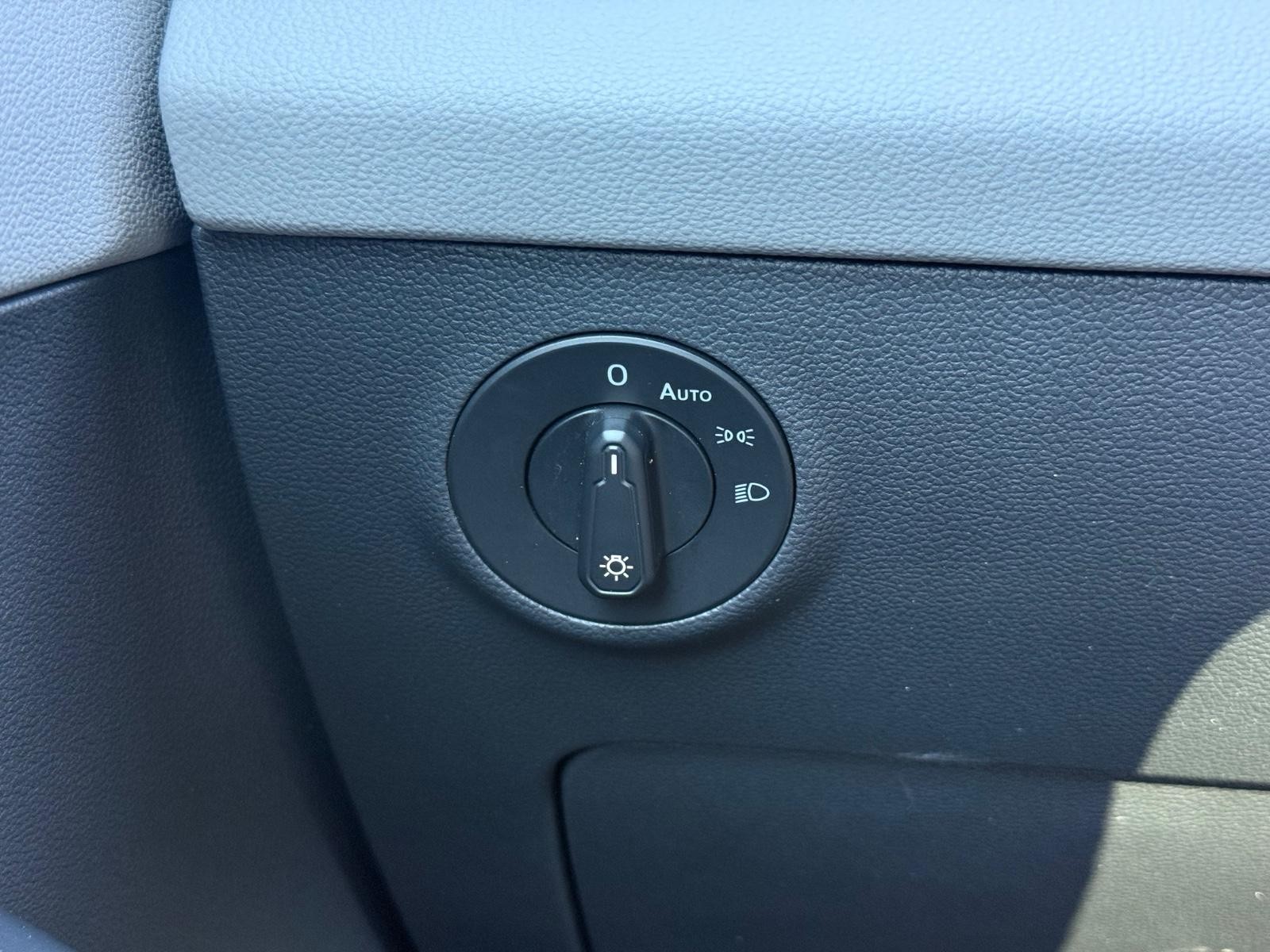 Volkswagen Taos Vehicle Image 21