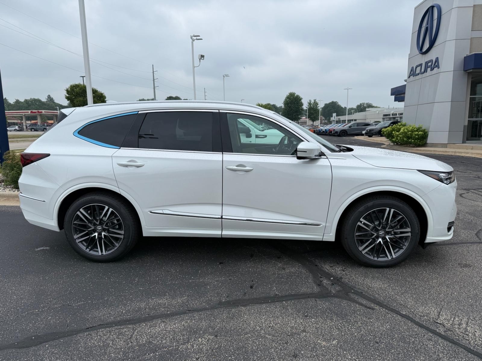 Acura MDX Vehicle Image 02