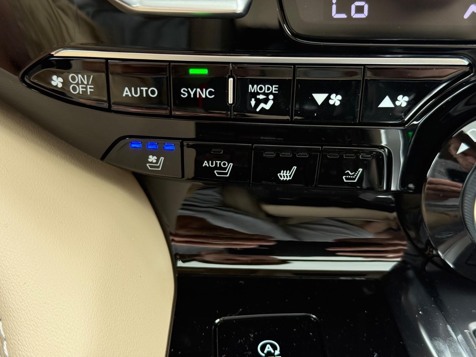 Acura MDX Vehicle Image 14