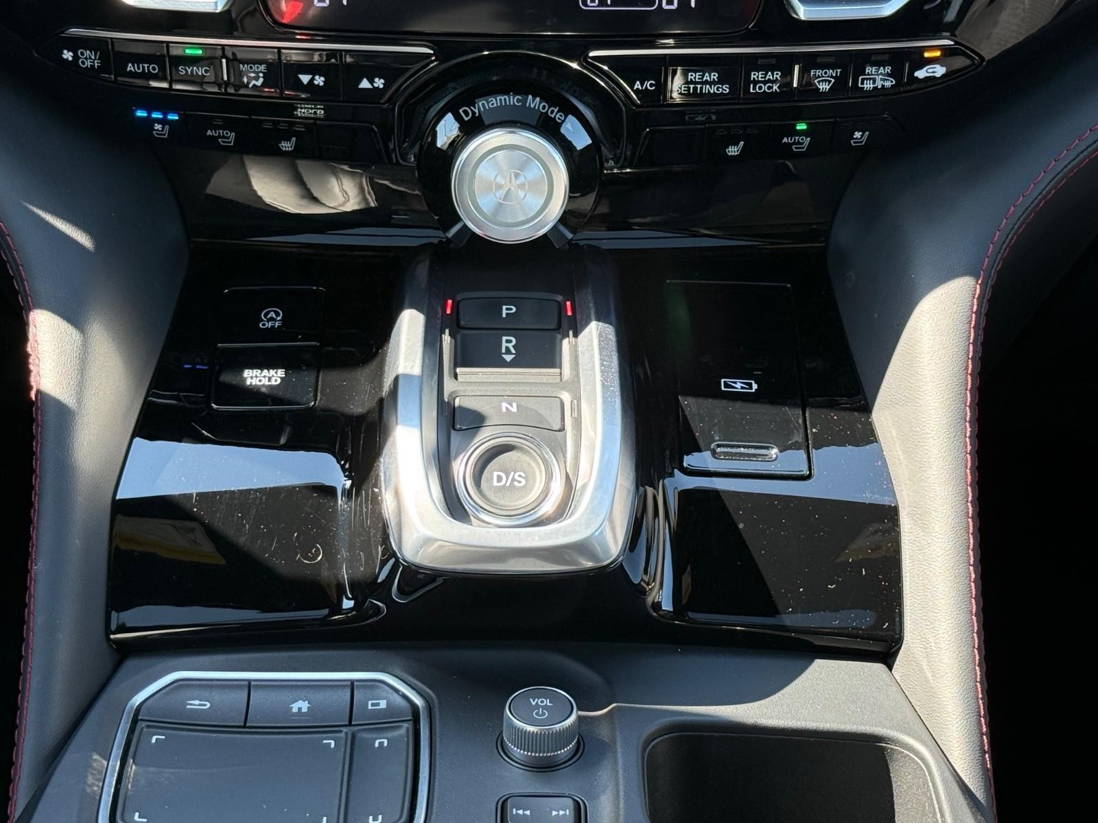 Acura MDX Vehicle Image 13