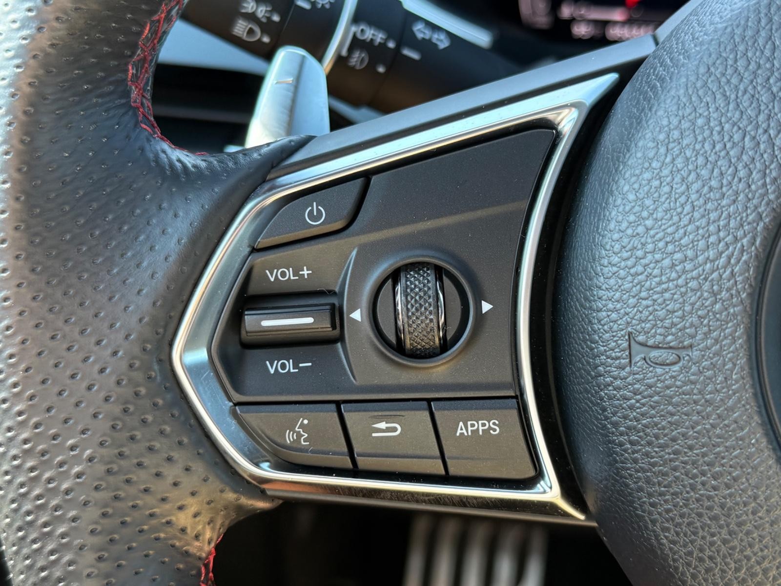 Acura MDX Vehicle Image 17