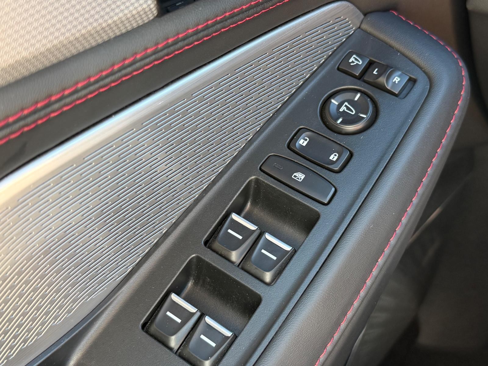 Acura MDX Vehicle Image 22