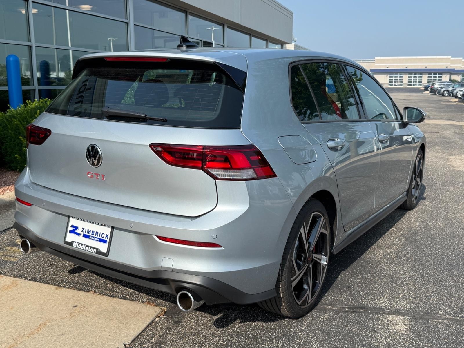 Volkswagen Golf GTI Vehicle Image 03