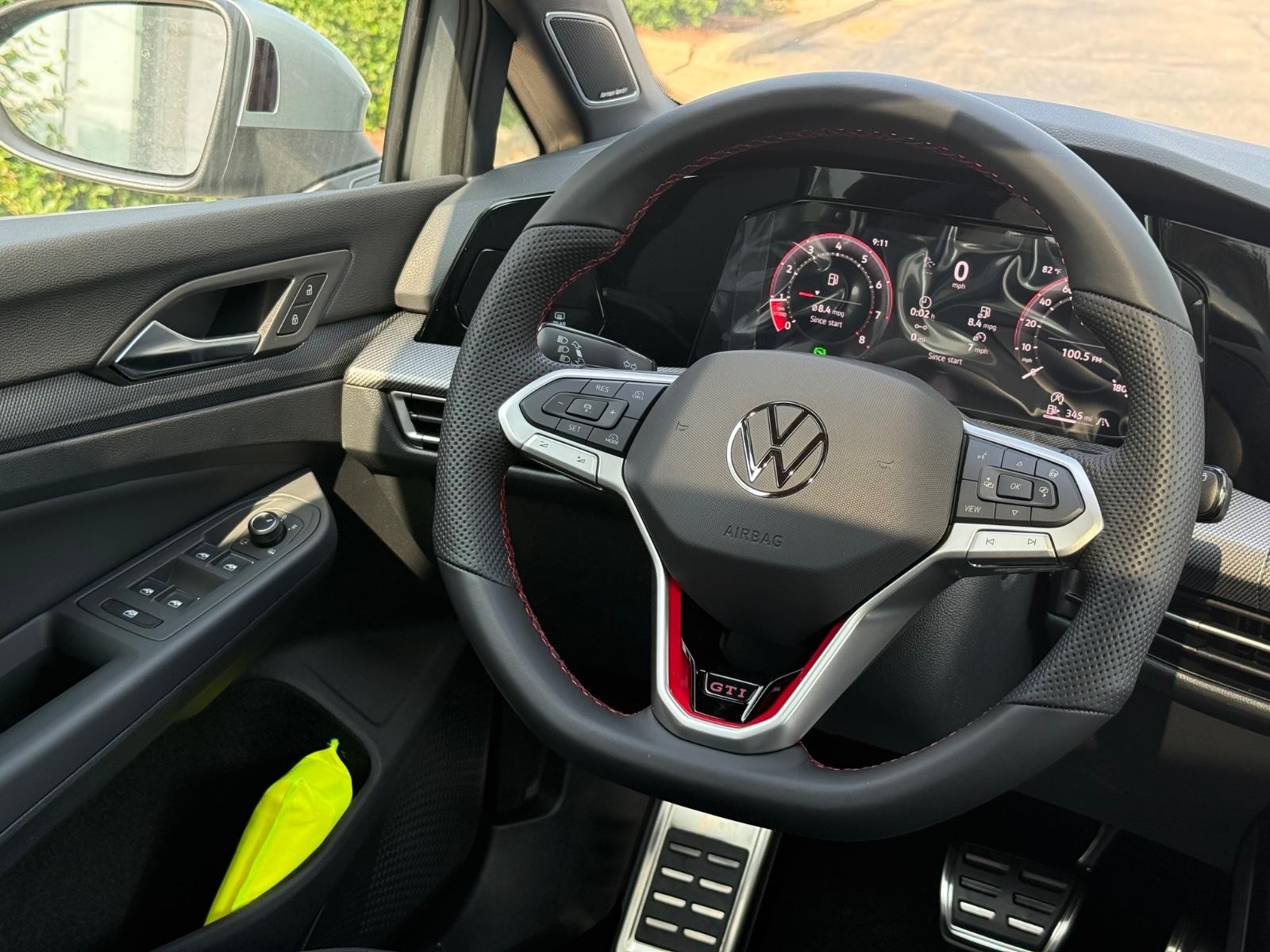 Volkswagen Golf GTI Vehicle Image 08