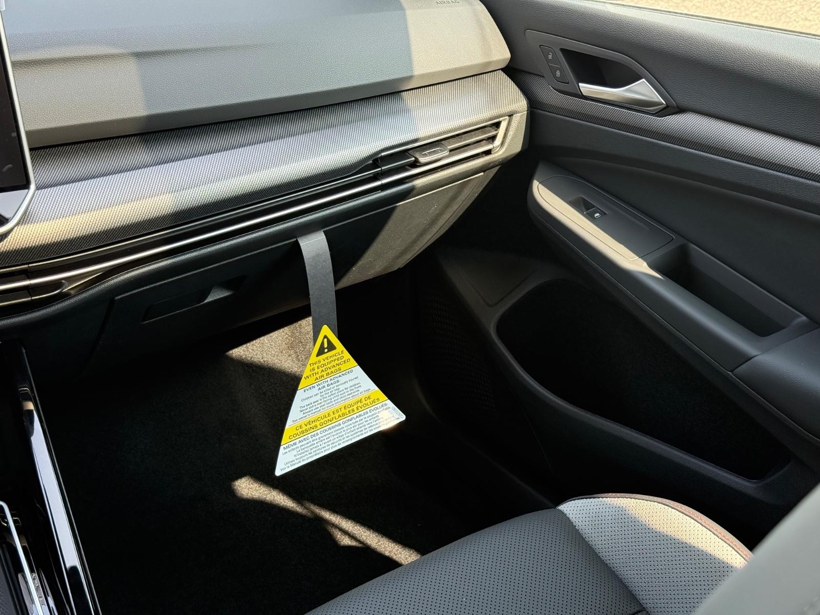 Volkswagen Golf GTI Vehicle Image 09