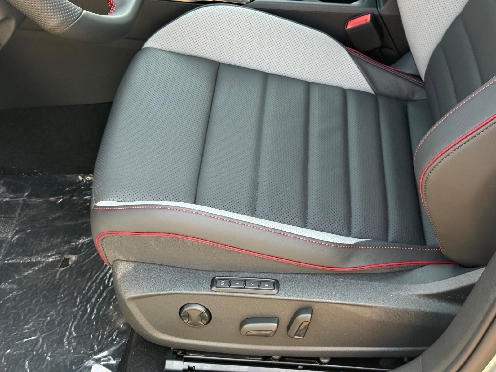 Volkswagen Golf GTI Vehicle Image 16
