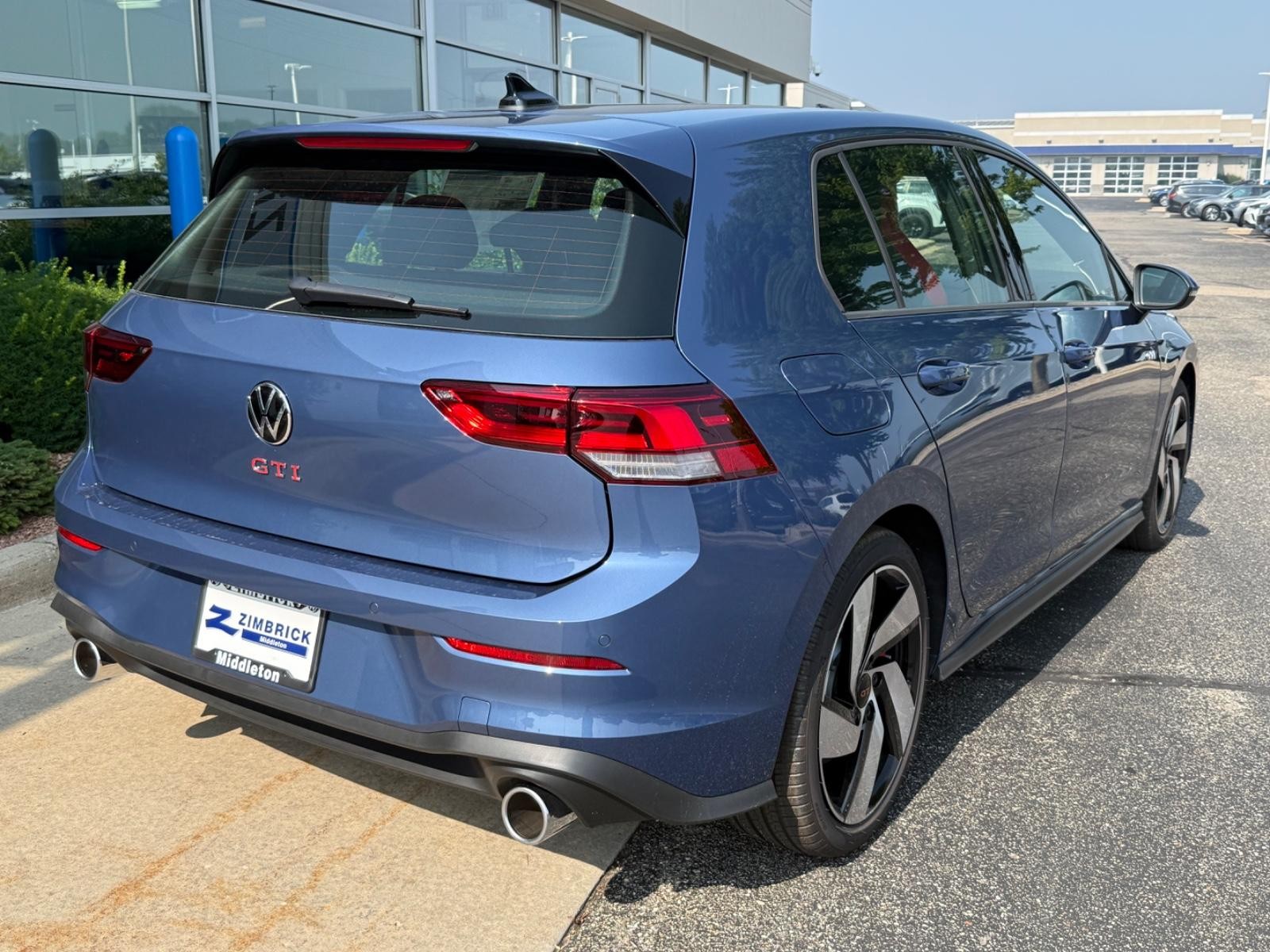 Volkswagen Golf GTI Vehicle Image 03